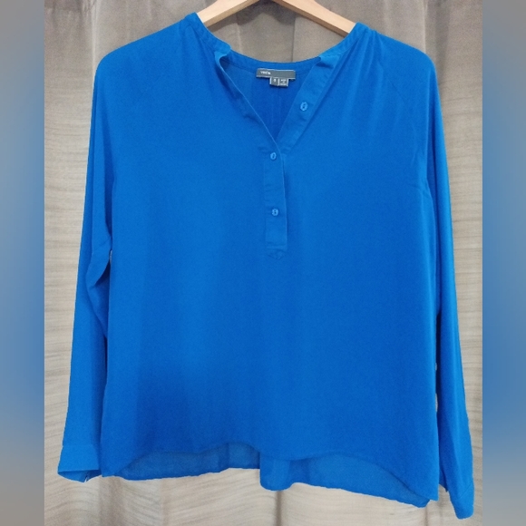 Vince Tops - Vince Silk Dressy Blouse Small